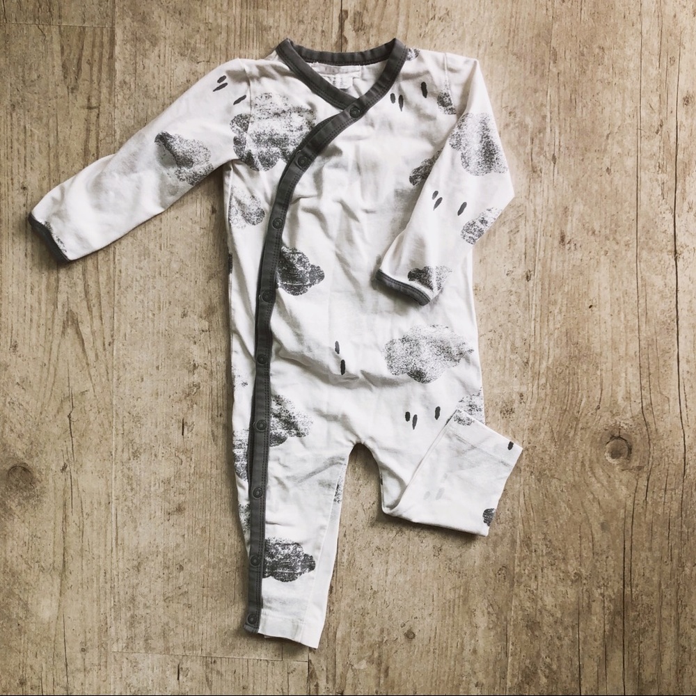 Gray cloud baby playsuit Petite Lem
